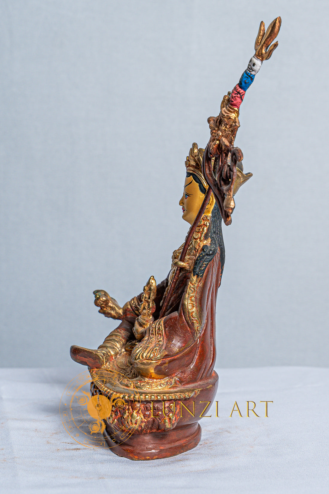 Statua di Guru Rinpoche in rame placcato oro mercurio